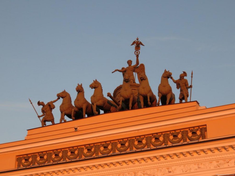 arc de triomphe st petersbourg